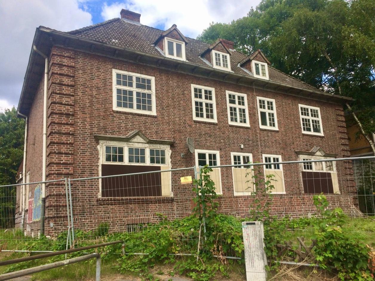 Backstein-Villa in Bahrenfeld verfällt
